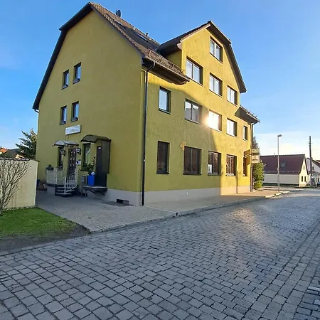 Hotel garni Pension Zur Lutherstadt-3