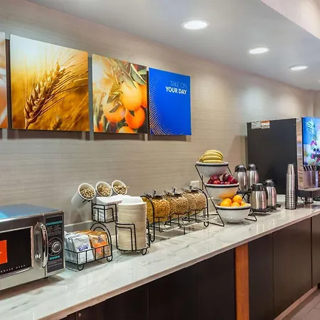 Comfort Inn & Suites Logan International Airport-3