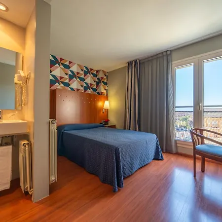 Hotel J. Balmes Vic-2