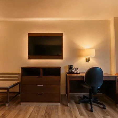 Comfort Inn Monterrey Valle-2