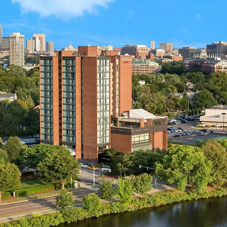 Courtyard By Marriott Boston Cambridge-3