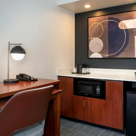 Courtyard By Marriott Annapolis-3