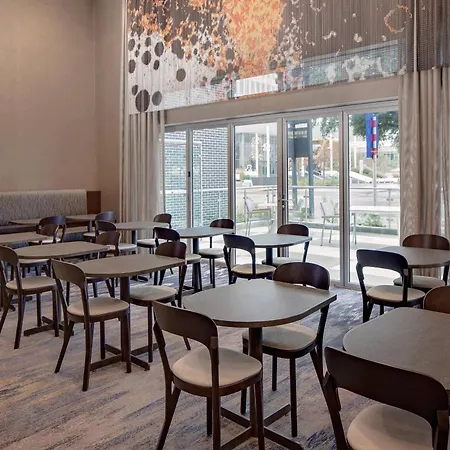 Courtyard By Marriott Dallas Downtown/Reunion District-2