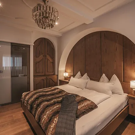 Hotel Victoria - Adults Only Bar & Breakfast-3