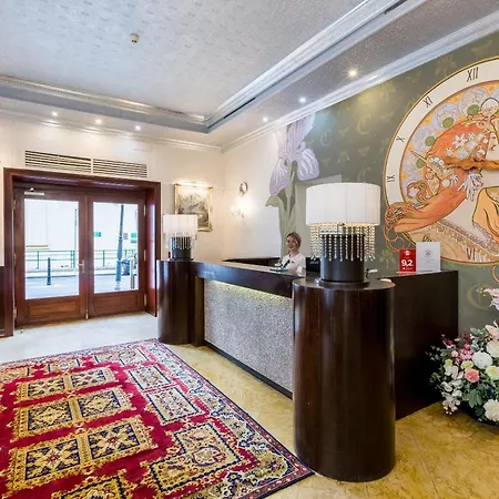 Hotel Caruso Old Town-3