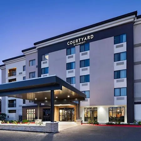 Courtyard By Marriott Laredo-2