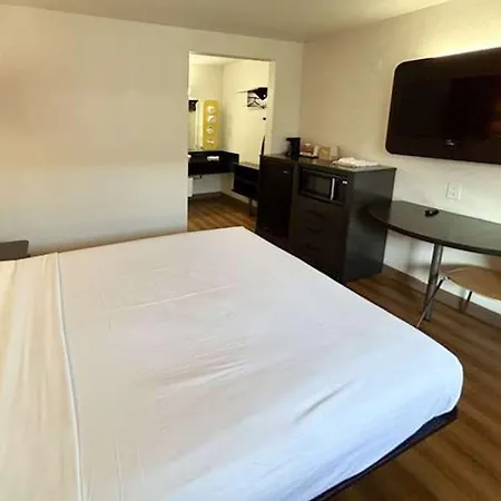 Studio 6 Suites - Riverside, Ca South-2