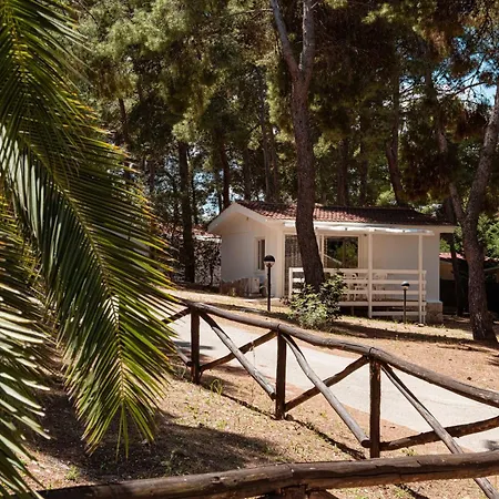 Villaggio Camping Punta Lunga-3