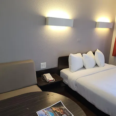 Super 8 By Wyndham Santa Clara-3