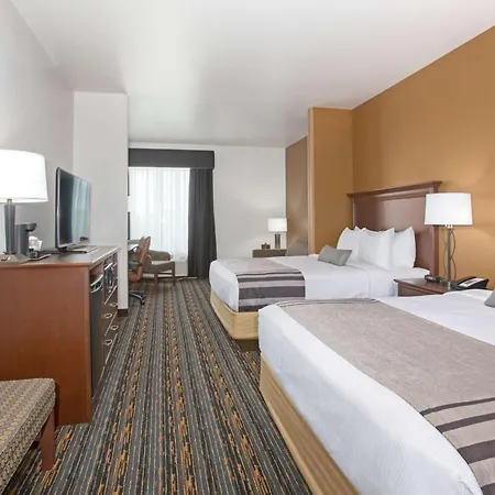 Best Western Plus Lincoln Inn & Suites-3