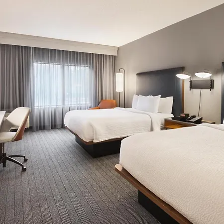 Courtyard By Marriott Burlington-2