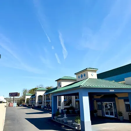 Days Inn By Wyndham Greenville-3