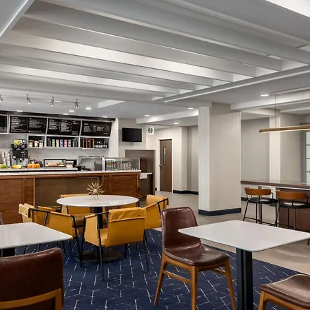 Courtyard By Marriott Kokomo-2