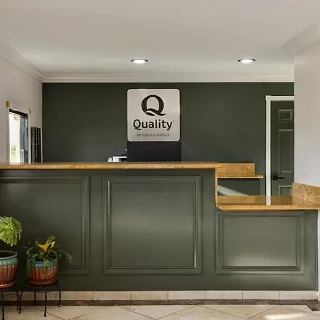 Quality Inn Lake Elsinore I-15-3