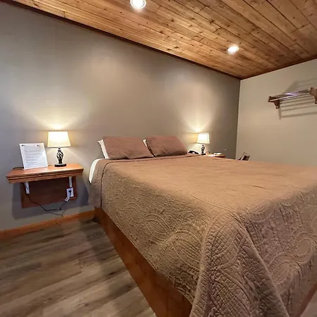 Timber Lodge Inn-2