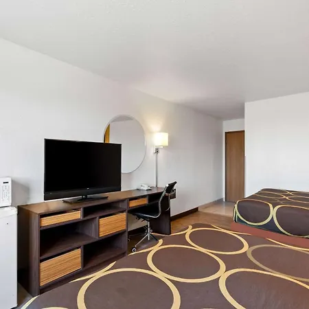 Super 8 By Wyndham Elizabethtown-3