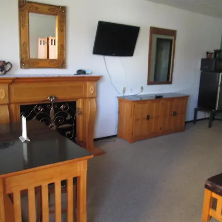 Jim Butler Inn & Suites-3