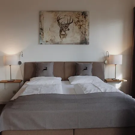 Hotel Garni - Chiemsee-Pension-Seebruck-3