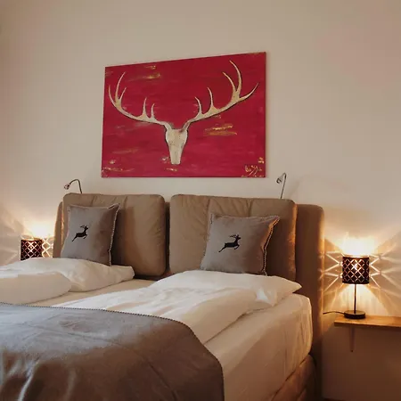 Hotel Garni - Chiemsee-Pension-Seebruck-2