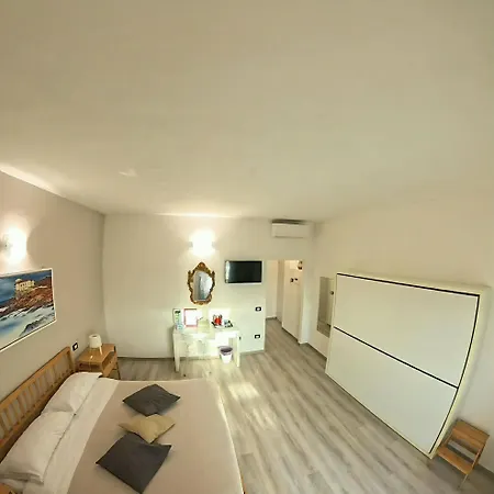 Attico Livorno Bed & Relax-3