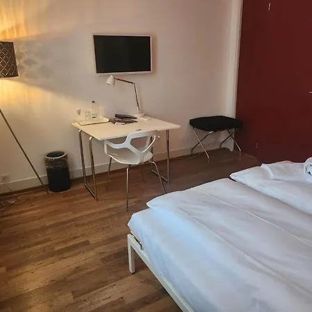 Hotel Im Schlosspark-3
