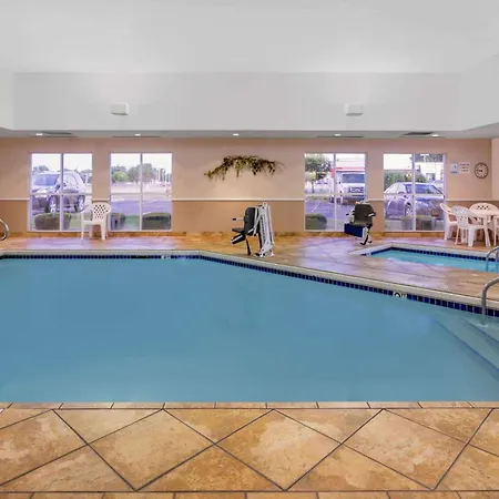 Super 8 By Wyndham Madison South-3
