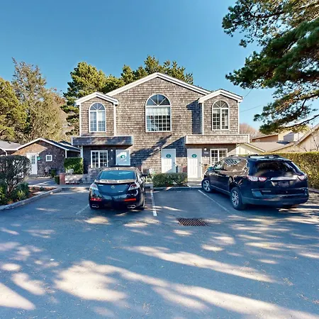 Beaches Inn | Sandpiper Pier Cottage-3