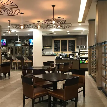 Sonesta Hotel Grand Rapids Airport-3