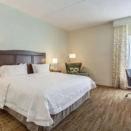 Hampton Inn Boston/Peabody-2