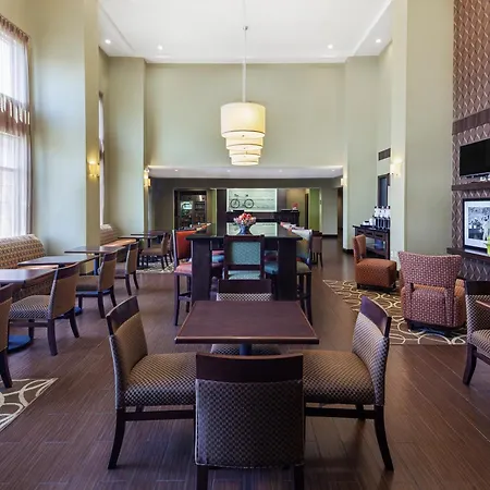 Hampton Inn & Suites Hobbs-2