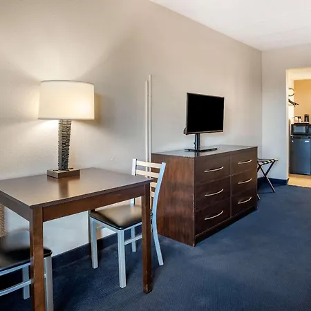Econo Lodge Inn & Suites Rehoboth Beach-3
