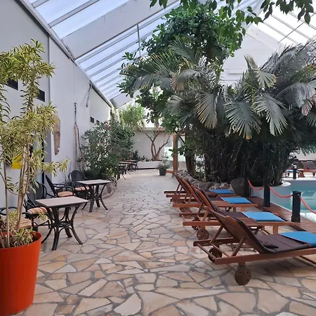 Tropical Hotel-3