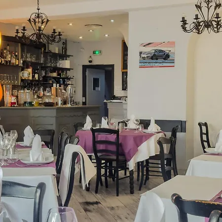 Logis Hôtel Les Chardons Bleus RESTAURANT LE BISTROT DE LA MER-2