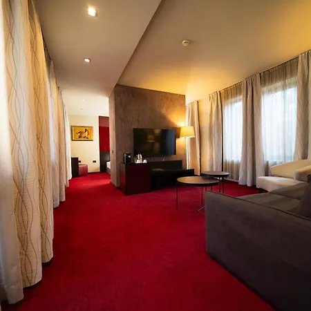 Famous House-2