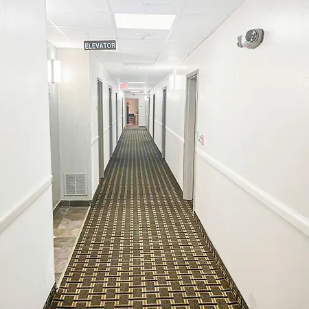 Oyo Townhouse Beaumont Medical Center Area I-10-3