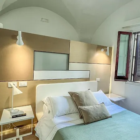 Santacroce Luxury Rooms-3