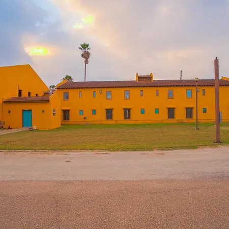 Oyo Hotel Kingsville - Hwy 77-3