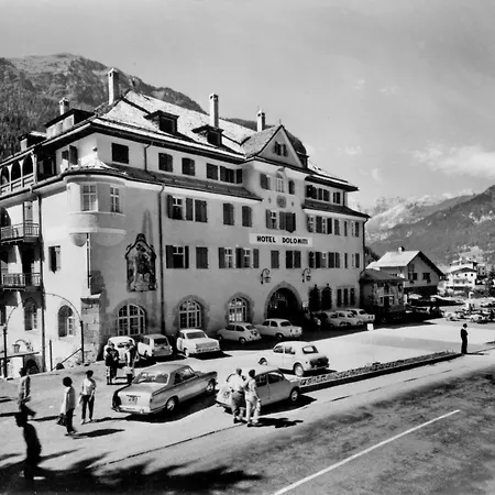 Hotel Dolomiti Schloss-2