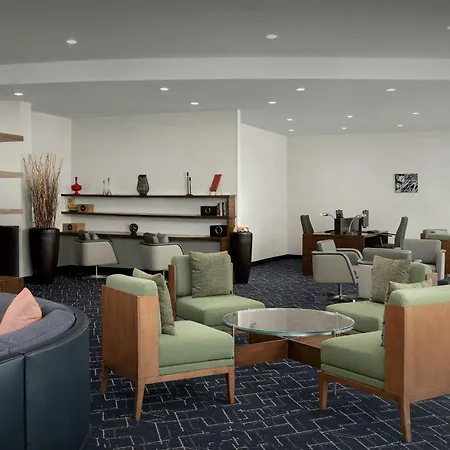 Courtyard By Marriott Salisbury-2