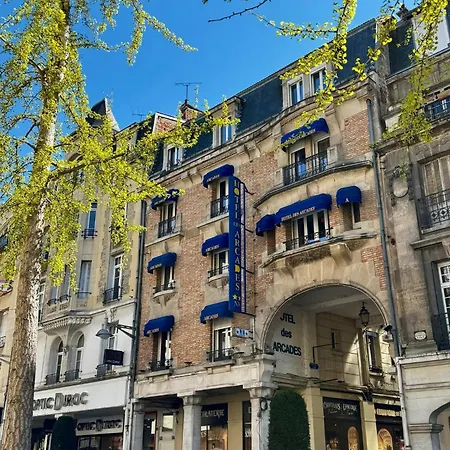 Hotel Des Arcades-3