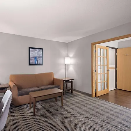 Americinn By Wyndham Shakopee Near Canterbury Park-3