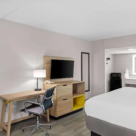 Days Inn By Wyndham Gainesville-2
