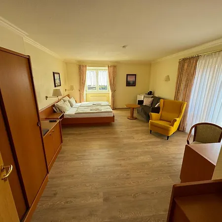 Hotel Garni Seeschlösschen-3