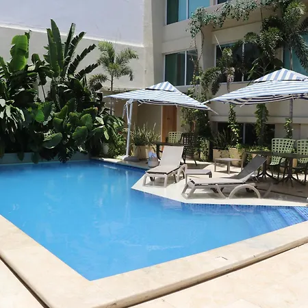 The Blue Hotel-2