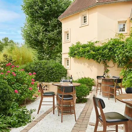 Château Hôtel Grand Barrail-3