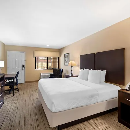 Best Western Cedar Inn-2