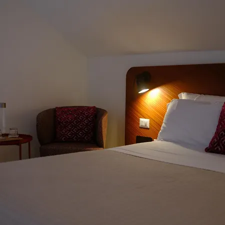 Le Stanze Del Lago Suites & Pool-2