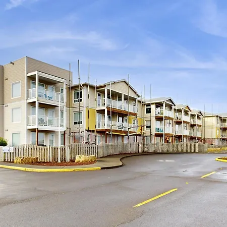 Top Floor - All The Views - 2 Bed 2 Bath Apartment In Westport-3