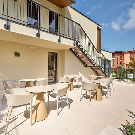 Villa San Zeno Rooms-3