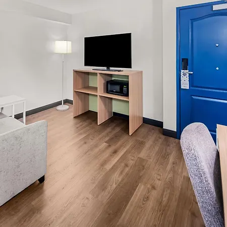 Spark By Hilton Woodbridge-2